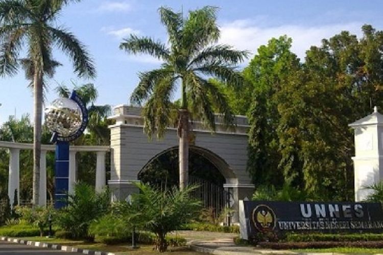 Gerbang masuk kampus Universitas Negeri Semarang (Unnes).