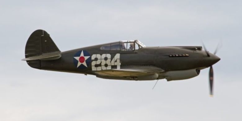 Dalam foto yang diambil pada 2011 ini menampilkan satu-satunya pesawat Curtiss P-40 Warhawk yang selamat saat Pearl Harbor diserang Jepang pada 1941.