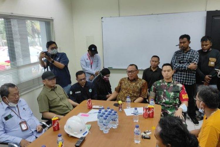 Pemerintah Kota Cilegon, Banten, meminta agar PT Chandra Asri Pacific Tbk Ciwandan menutup sementara operasional pabriknya di Cilegon, Sabtu (20/1/2024), akibat bau menyengat yang ditimbulkan.