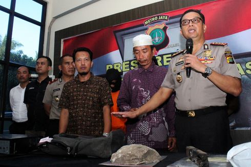 Polisi Tembak Kaki Tersangka Pembakar MA