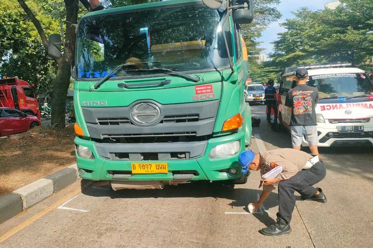 Pesepeda 14 Tahun Tewas Usai Kecelakaan dengan Truk di Bandung