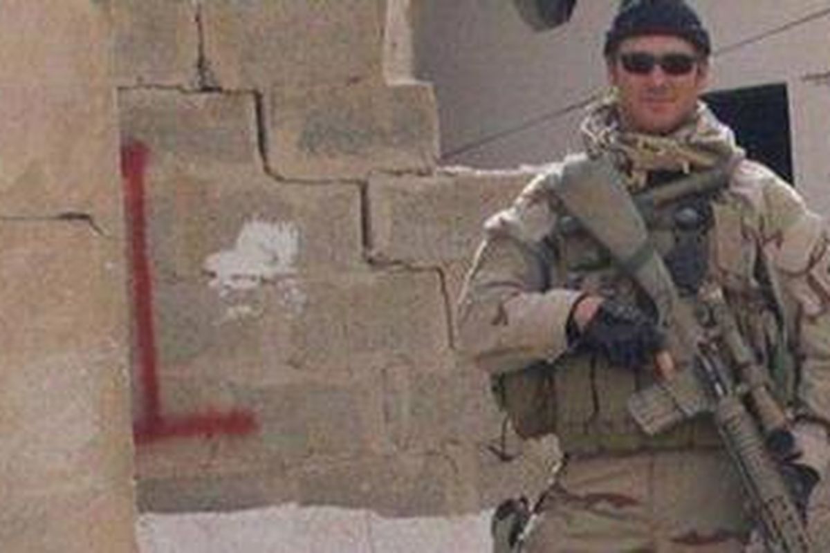 Chris Kyle, anggota Navy SEAL, dinobatkan sebagai sniper paling mematikan dan dijuluki Setan Ramadi oleh gerilyawan Irak.