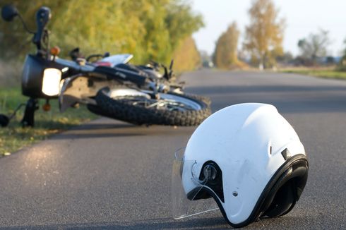 Video Anak SMA Selamat Setelah Diseruduk Pengendara Motor di Tikungan