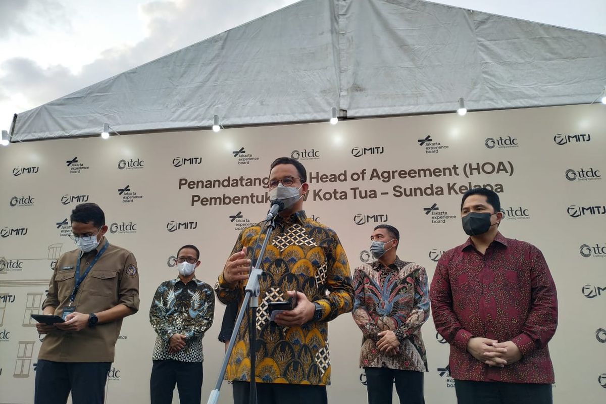 Gubernur DKI Jakarta Anies Baswedan saat konferensi pers di kawasan Kota Tua Jakarta, Rabu (28/4/2021)