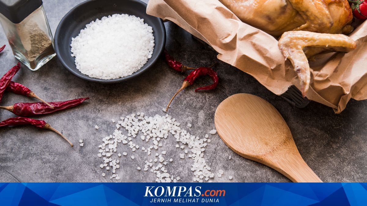 Kendalikan Asupan Garam dengan Memasak Sendiri di Rumah