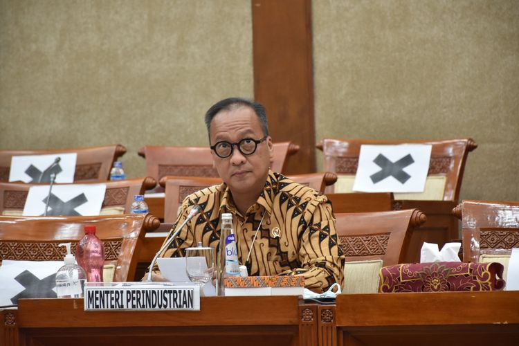 Menteri Perindustrian Agus Gumiwang Kartasasmita ketika melakukan rapat kerja dengan Komisi VI DPR RI, di Jakarta, Kamis (27/8/2020).