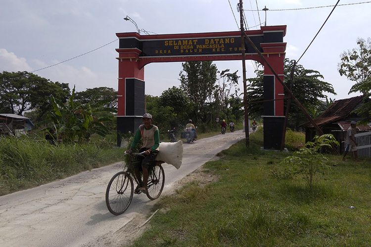 Gapura sebelum masuk Desa Pancasila yang ada di Desa Balun, Kecamatan Turi, Lamongan.