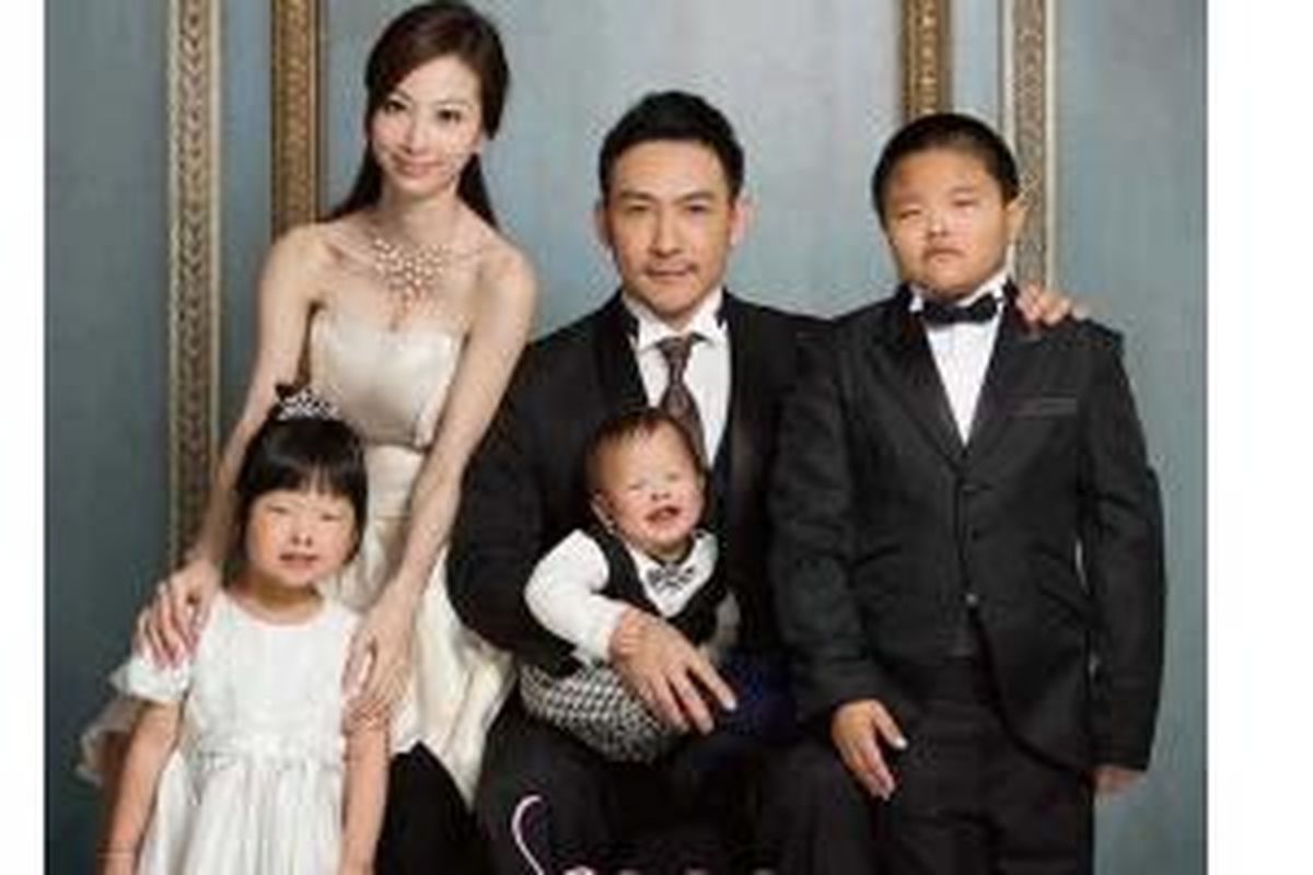 Foto Heidi Yeh berperan sebagai ibu untuk kebutuhan komersia klinik kecantikan Simple Beauty