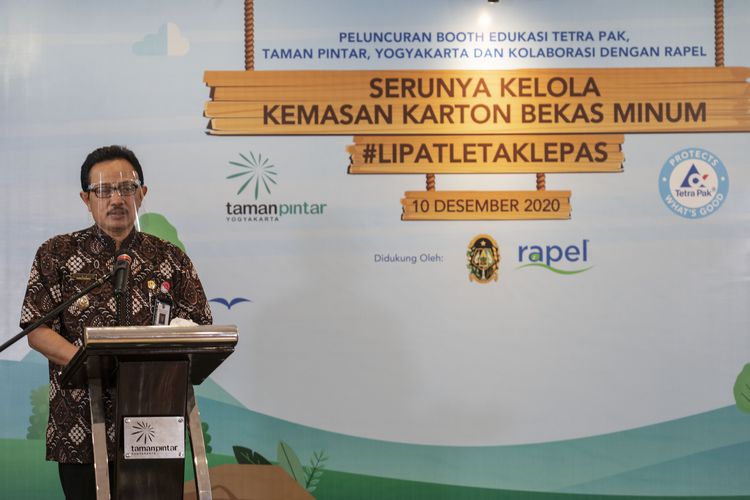 Wakil Walikota Yogyakarta Heroe Poerwadi saat di acara pembukaan booth edukasi interaktif di Taman Pintar Yogyakarta.