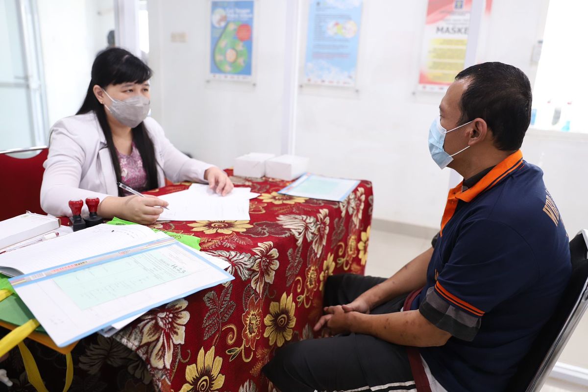 Seorang narapidana yang mengikuti trauma healing di Lembaga Pemasyarakatan (Lapas) Kelas I Tangerang, Kamis (16/9/2021).