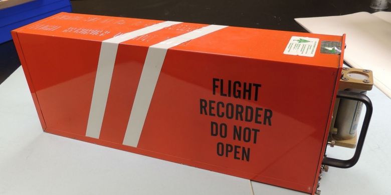 Ilustrasi kotak hitam atau black box (flight data recorder) perangkat perekam data penerbangan. Penemuan teknologi ini membantu dunia penerbangan dalam mengungkap misteri penyebab jatuhnya pesawat.