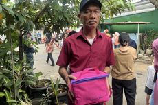 Warga Bogor Terharu Dapat Bingkisan Tas dari Iriana Jokowi