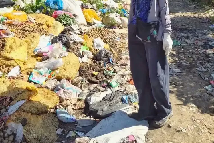 Viral Sampah Berserakan di Gunung Kerinci, Warganet: Bukan Cuma Salah Warga