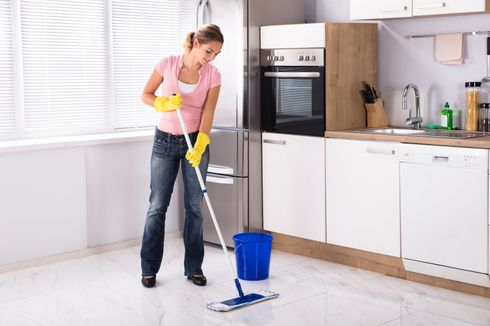 5 Hal yang Tak Boleh Dilakukan Saat Membersihkan Dapur