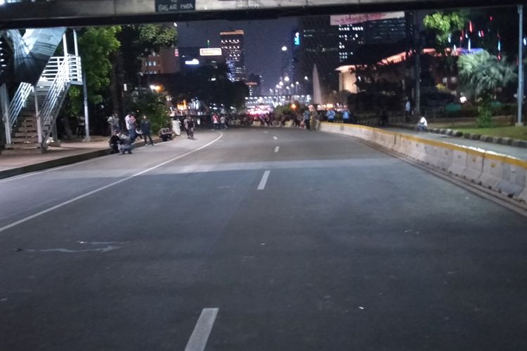 kondisi Jalan Medan Merdeka Barat, Jakarta Selatan pasa demonstrasi, Senin (28/10/2019)