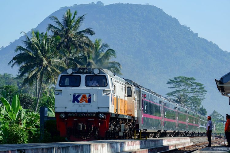 Jadwal KA Tambahan dari dan ke Surabaya di Libur Long Weekend Januari 2025 