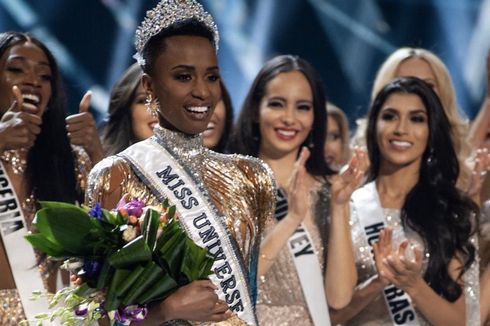 Jawaban Zozibini Tunzi yang Membuatnya Meraih Mahkota Miss Universe