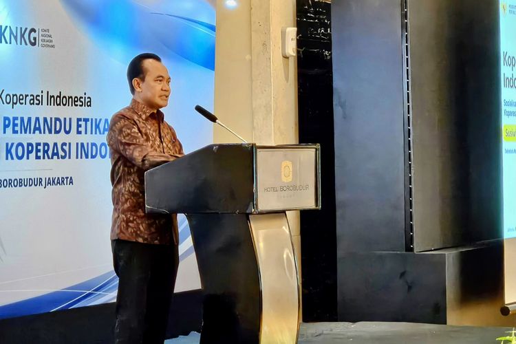 Sekretaris Kementerian Koordinator (Sesmenko) Bidang Perekonomian Susiwijono Moegiarso menyampaikan keynote speech pada agenda Talkshow Sosialisasi PUG-KOPIN di Hotel Borobudur, Jakarta, Rabu (7/2/2024).