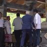 Biden Tersandung Saat Tiba di Tahura Bali, Jokowi Sigap Membantu