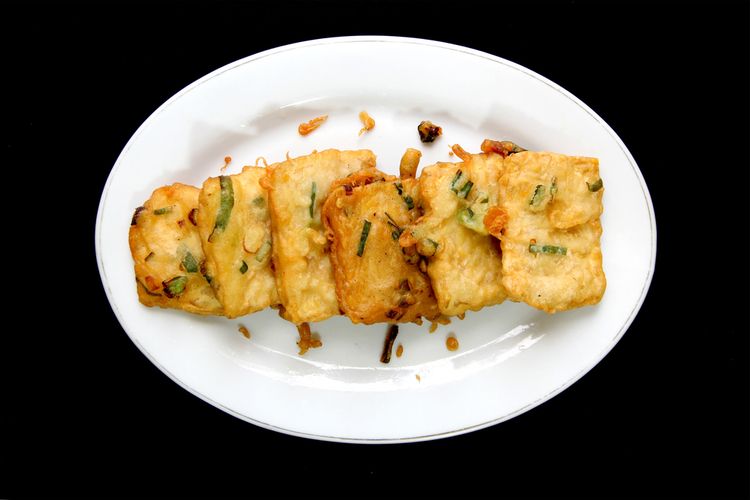 Tempe goreng tepung.