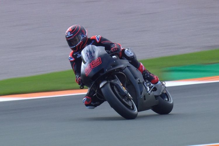 Mantan pebalap Ducati Jorge Lorenzo sudah menunggangi motor balap Honda RC213V pada tes pra-musim pertama MotoGP 2019 di Valencia. Mulai musim 2019, Lorenzo akan bergabung di Repsol Honda.