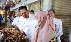 Pj Bupati Tangerang Andi Ony Pantau Stok dan Harga Sembako di Pasar Gudang Tigaraksa
