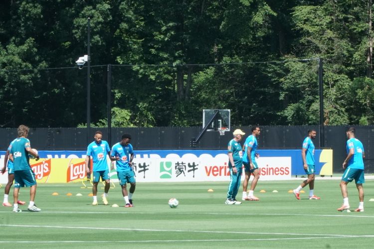 Goyangan Neymar dan Bocoran dari Latihan Timnas Brasil