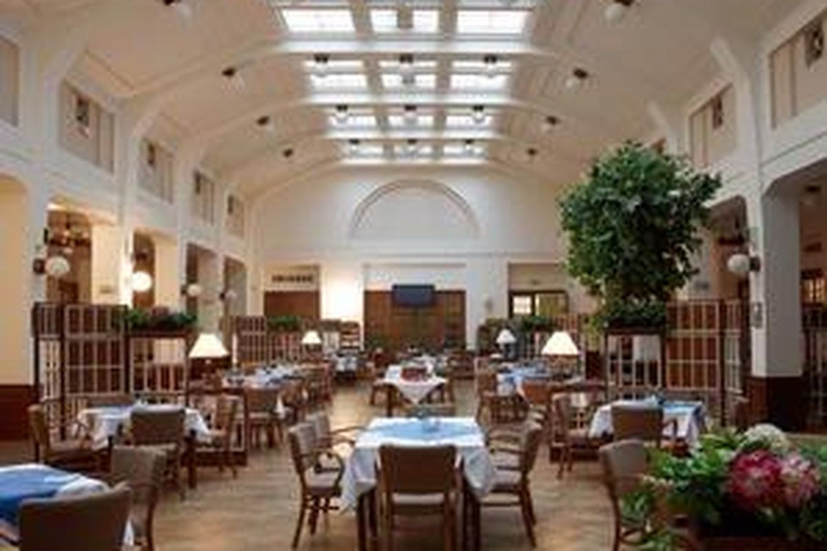 Tata ruang yang nyaman akan mengundang pecinta kuliner untuk kembali bertandang.