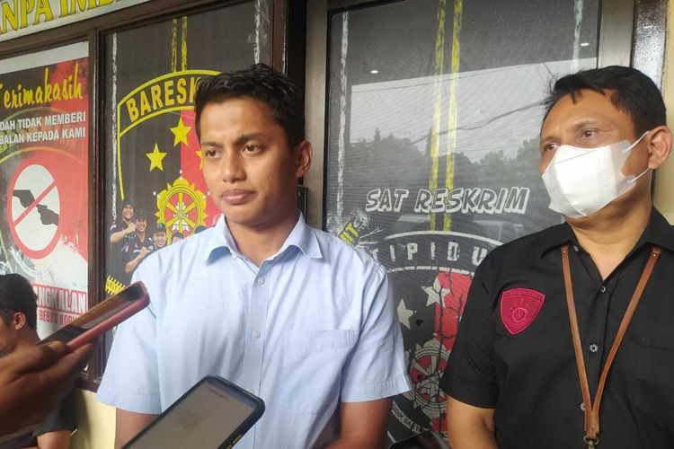 Kasatreskrim Polres Bangkalan AKP Bangkit Dananjaya, saat memberikan keterangan kepada awak media