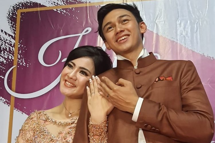 Caesar Hito dan Felicya Angelista resmi bertunangan. Di D'Banquet, Jakarta Utara. Sabtu (8/2/2020)