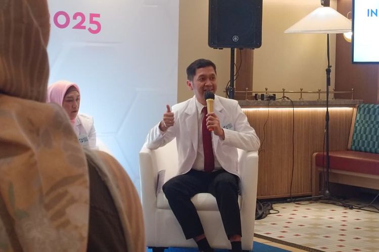 dr. Dicky Levenus Tahapary, Sp.PD-KEMD, Ph.D., dalam IHF 2025 yang digelar oleh Unilever Indonesia melalui brand Pepsodent, di Jakarta Selatan, Rabu (17/12/2025).