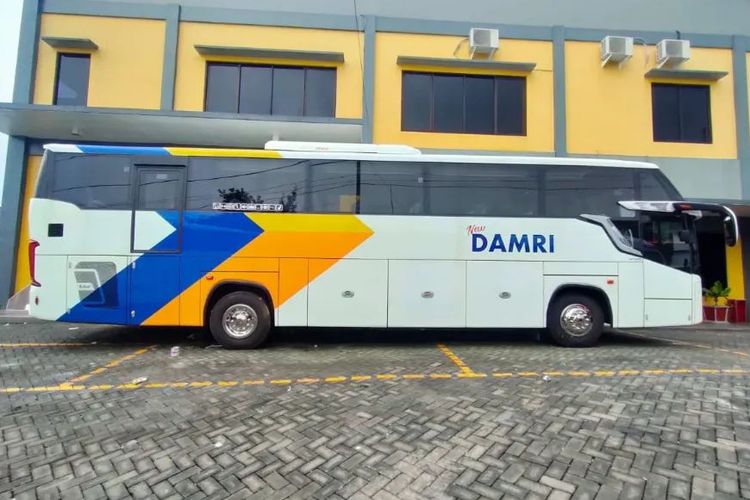 Bodi bus Zeus milik Karoseri Piala Mas dipakai DAMRI