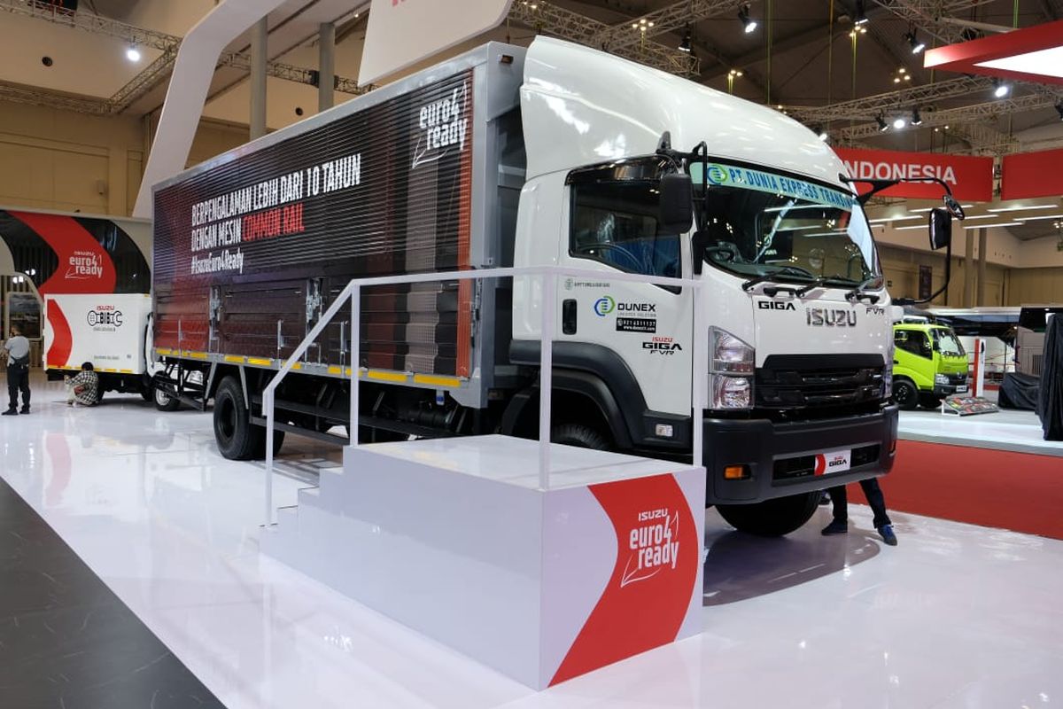 Booth Isuzu di GIIAS 2022