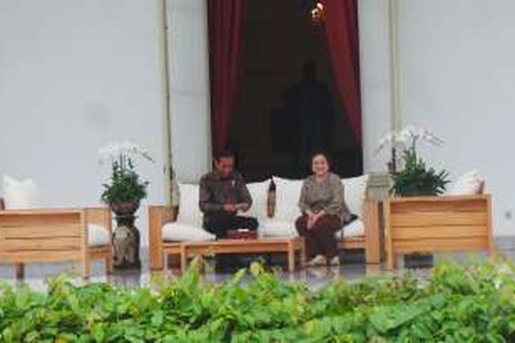 Presiden Joko Widodo menerima Ketua Umum PDI-P Megawati Soekarnoputri di Istana Merdeka, Jakarta, Senin (21/11/2016).