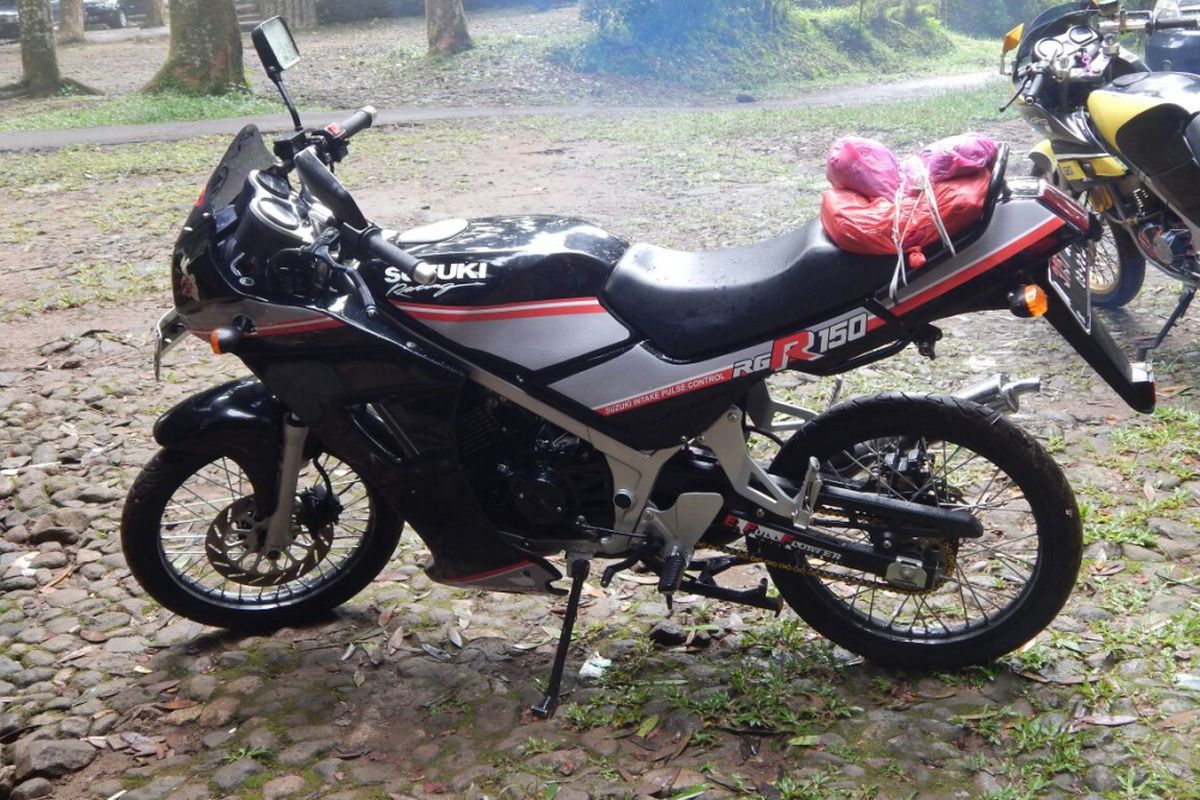 Suzuki RGR edisi tahun 1992 milik seorang warga Bogor, Robby Chow.