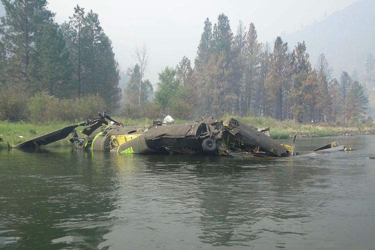 Ilustrasi helikopter Boeing CH-47D jatuh di Sungai Salmon, Idaho, AS.