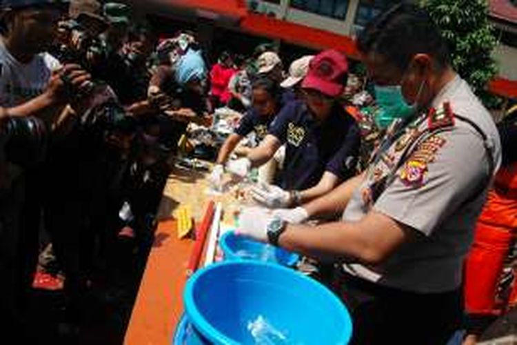 Kapolres Bogor AKBP Suyudi Ario Seto memimpin pemusnahan barang bukti narkoba sabu seberat 88 gram dan 24 kilogram ganja. Selama periode bulan Januari hingga Maret 2016, ada 32 kasus narkoba yang berhasil diungkap dengan jumlah tersangka sebanyak 13 orang