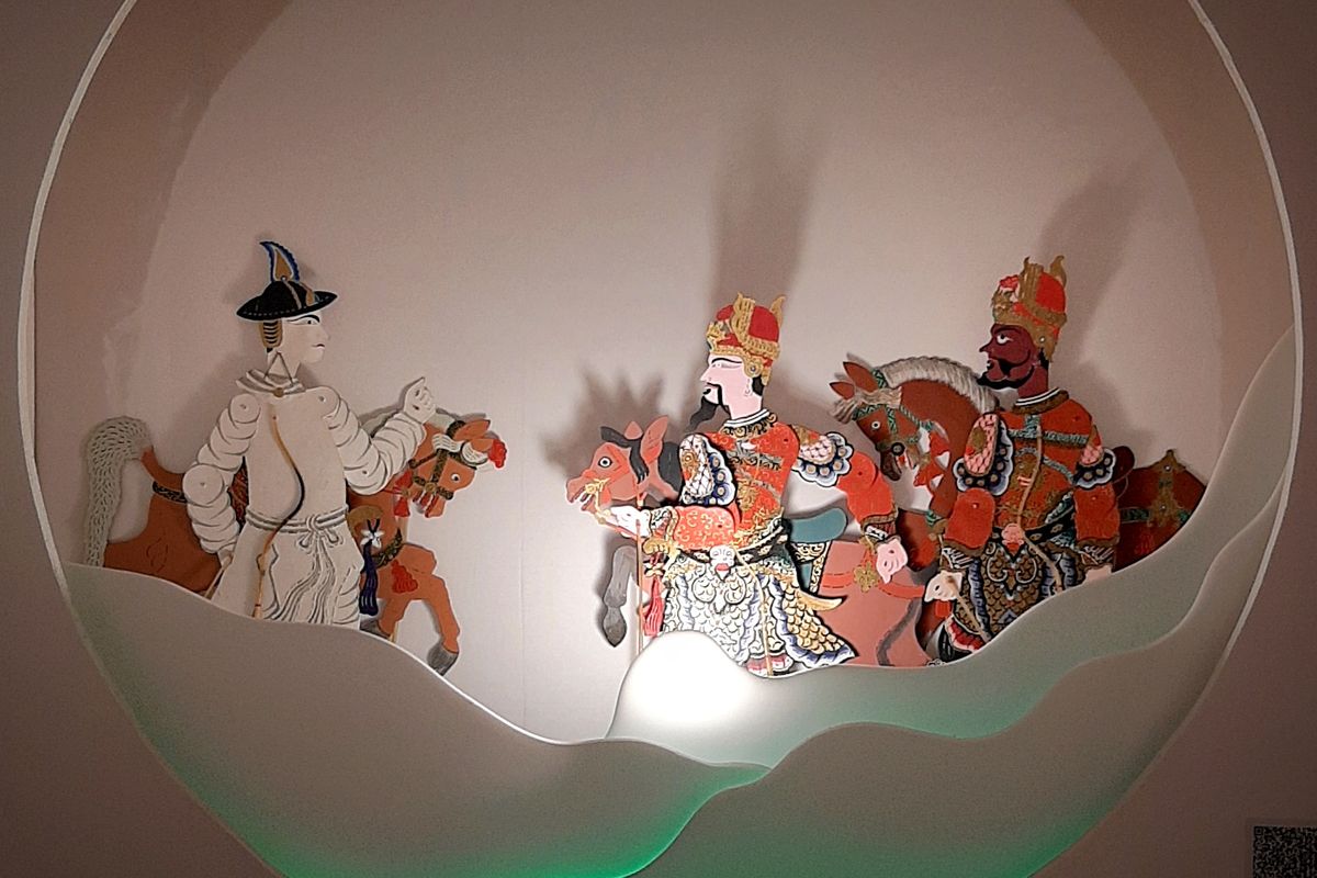 Wayang China-Jawa (wacinwa) di pameran Harmoni Cina-Jawa dalam Seni Pertunjukan di Museum Sonobudoyo, Yogyakarta. Sejarah wayang China Jawa mengungkap akulturasi budaya China di Indonesia.