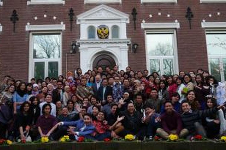 Lebih dari 100 mahasiswa Indonesia dari seluruh Belanda berkumpul di Kedutaan Besar Republik Indonesia di Den Haag untuk mengikuti kegiatan StuNed Day 2014, Sabtu (15/3/2014) lalu.