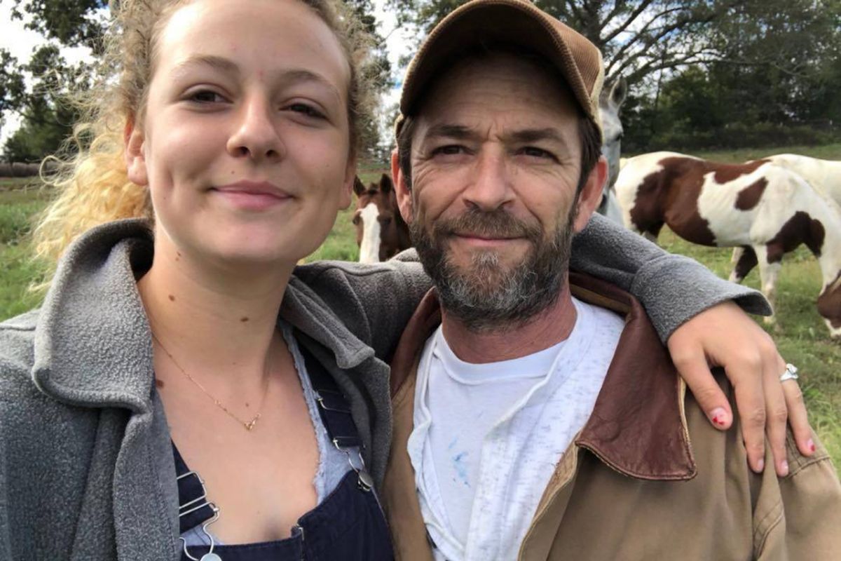 Putri mendiang aktor Luke Perry, Sophie Perry.