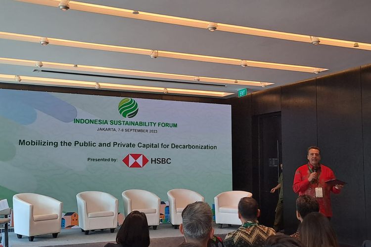 Presiden Direktur PT Bank HSBC Indonesia Francois de Maricourt menilai, pembiayaan campuran berdampak positif dengan memanfaatkan dana publik serta perbankan komersial. Hal ini sekaligus menjadi ruang bagi perbankan dalam ikut memberikan sumbangsih dalam pembiayaan campuran bagi industri.