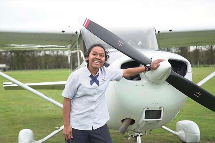 Marttha Itaar (23) yang kini sudah diterima menjadi ;pilot di Garuda Indonesia