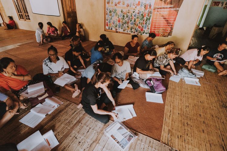 Yayasan Kawan Lama berdayakan perajin Tenun Iban di Kapuas Hulu. 

