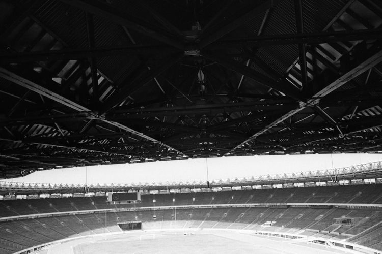 Stadion Utama Gelora Bung Karno adalah sebuah stadion serbaguna diSenayan  Jakarta Pusat yg merupakan bagian dari kompleks olahraga.
