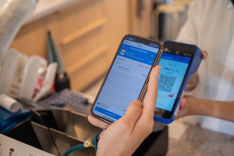 Pembayaran melalui DANA semakin mempermudah De'cuts Salon &amp; DaySpa dalam melakukan transaksi. 