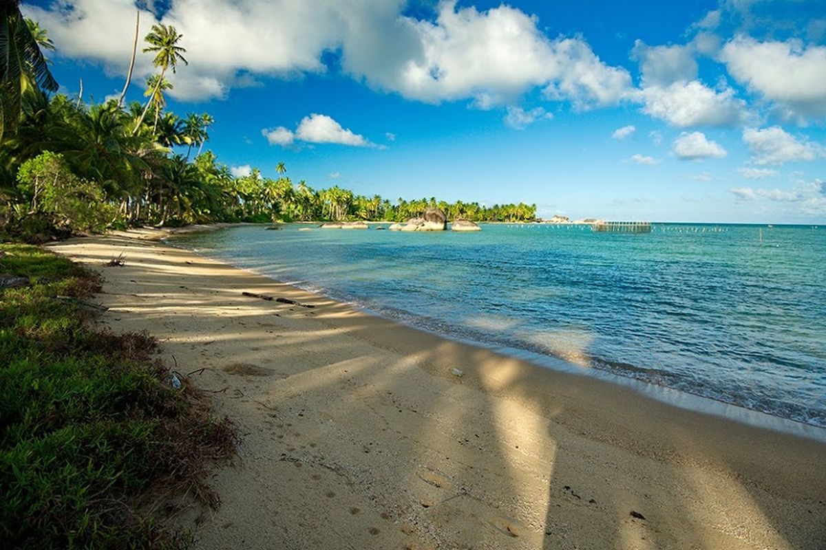 Keindahan Pantai Cemaga, Kabupaten Natuna, Kepulauan Riau