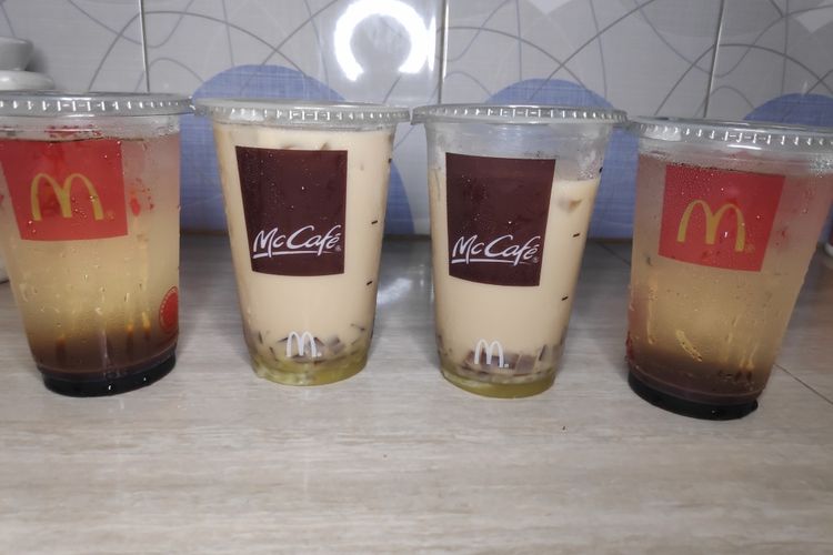 Soda asam jawa, es kopi durian dari McDonalds Indonesia. 