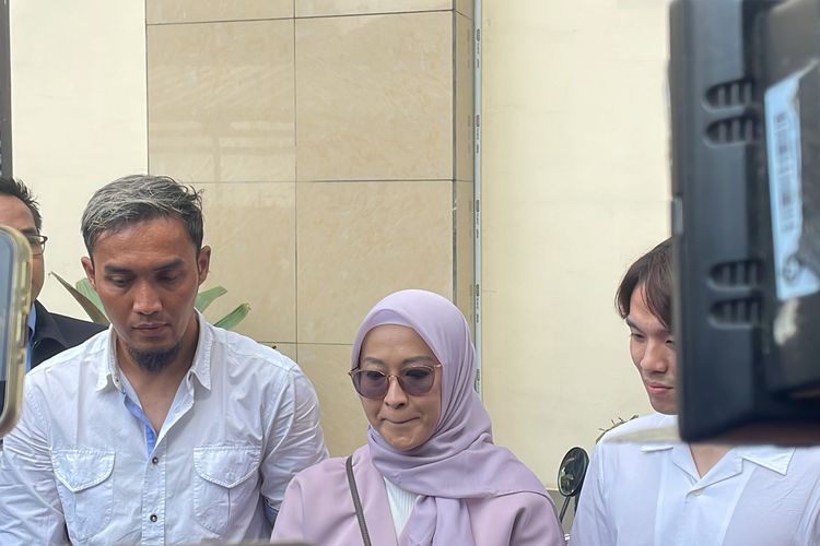 Gunawan Dwi Cahyo dan Okie Agustina sepakat untuk berpisah baik-baik setelah menjalani mediasi di Pengadilan Agama Bogor, Senin (20/11/2023). 