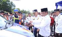 Pj Walkot Pekanbaru Luncurkan Mobil Layanan Cepat LPJU dan Bus TMP Gratis bagi ASN