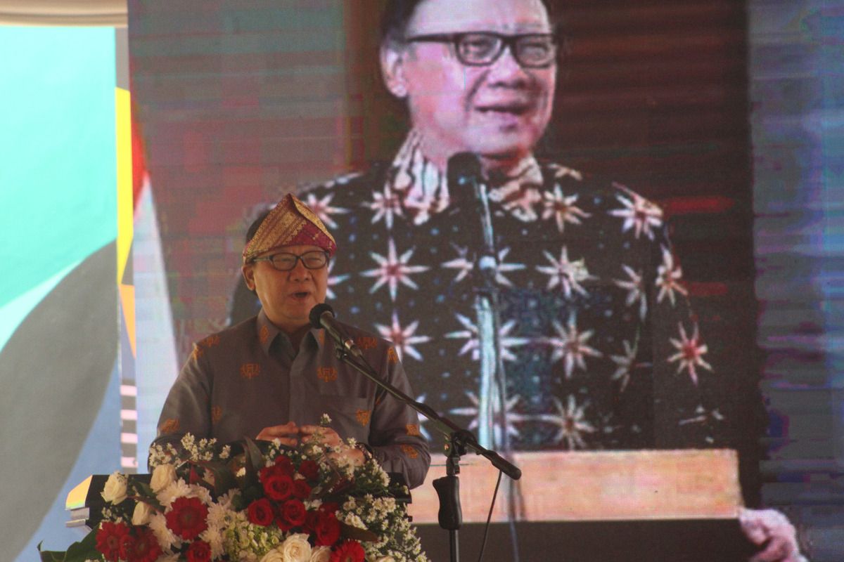 Menteri Pendayagunaan Aparatur Negara dan Reformasi Birokrasi Tjahjo Kumolo saat meresmikan Mal Pelayanan Publik (MPP) di Palembang,Sumatera Selatan, Jumat (27/11/2020).